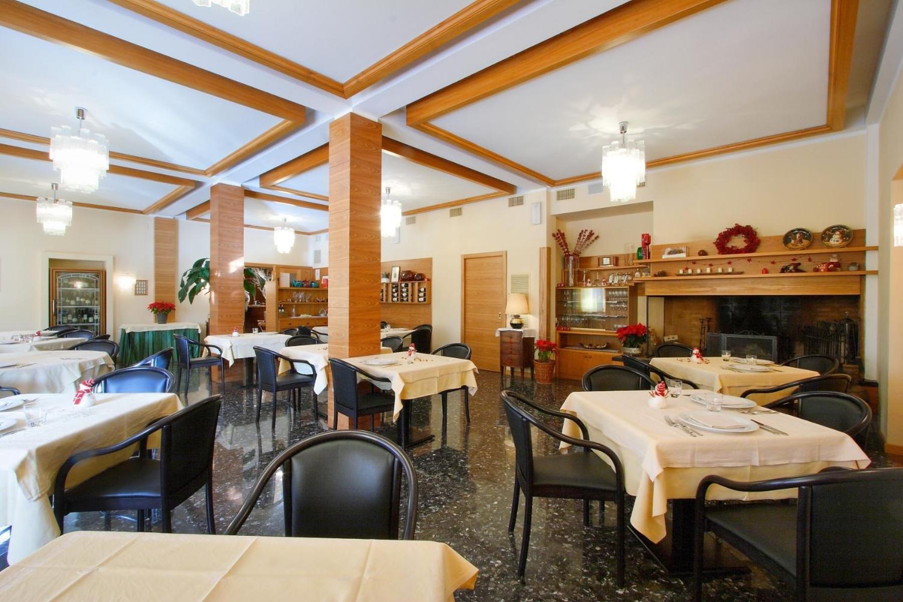 Hotel Centro Benessere Gardel Arta Terme Exterior foto