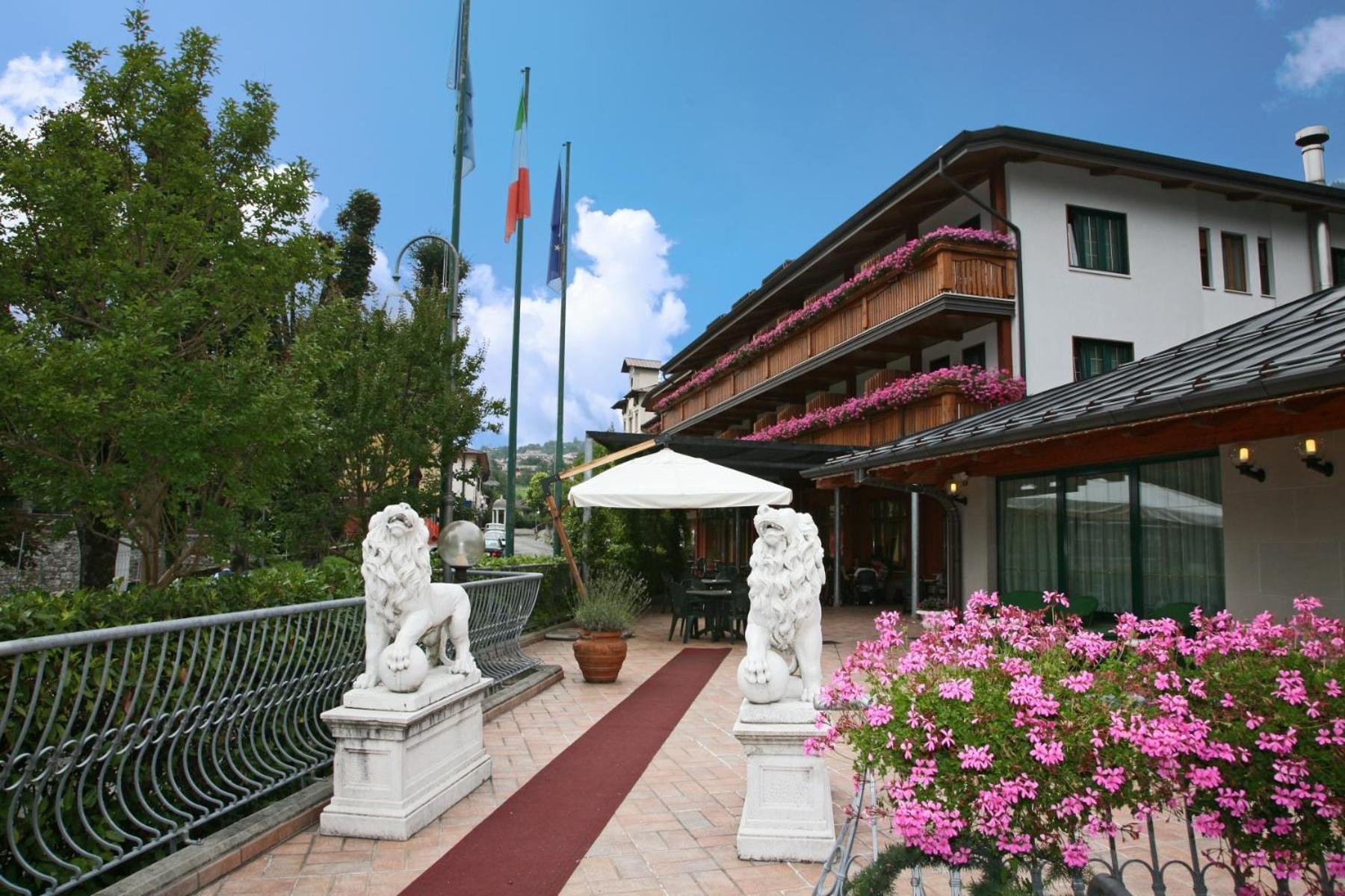 Hotel Centro Benessere Gardel Arta Terme Exterior foto